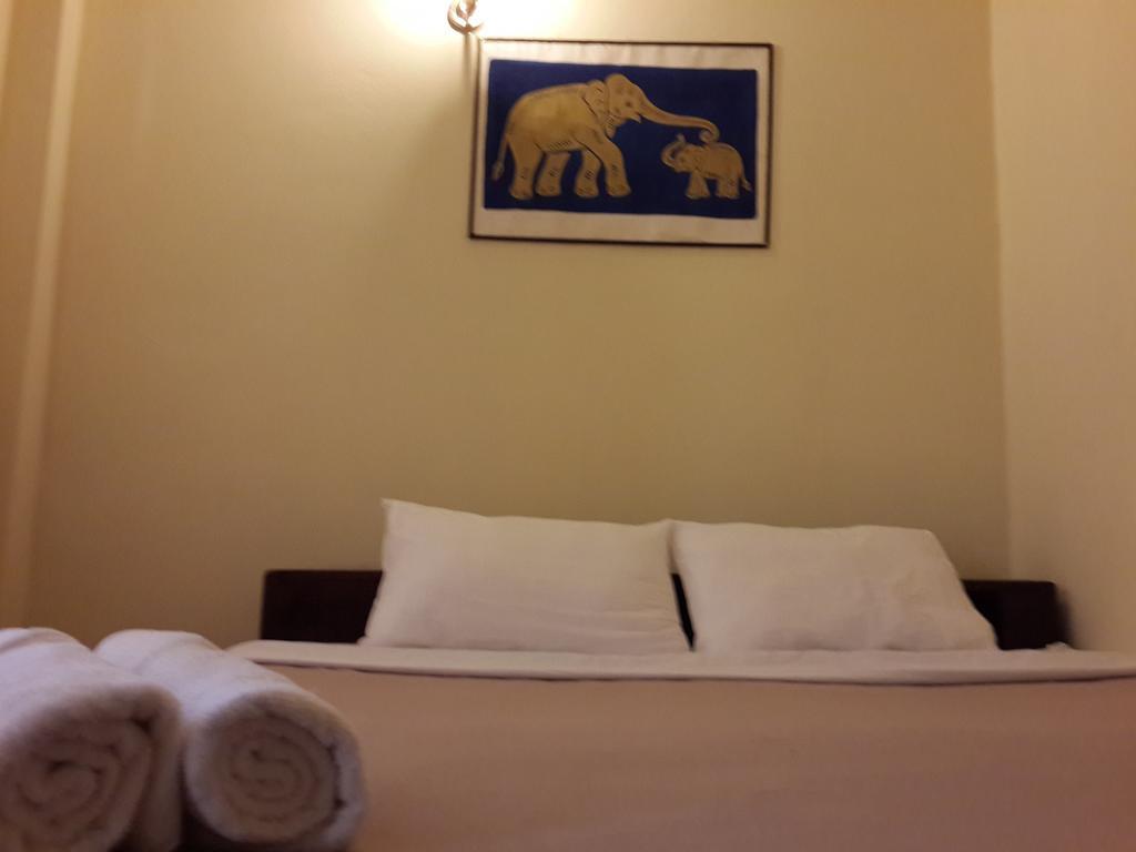 A Tee Guesthouse Luang Prabang Exterior photo