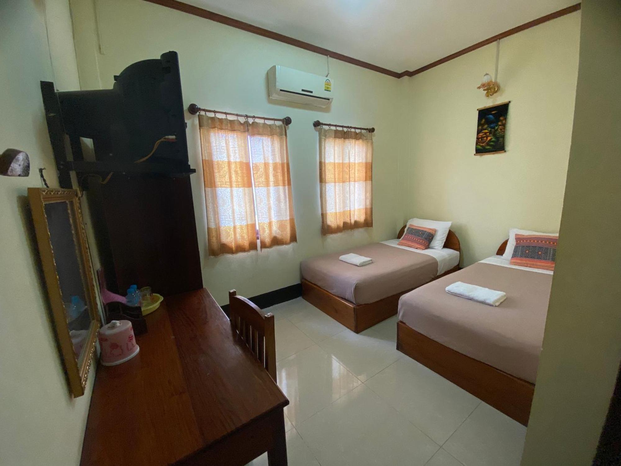 A Tee Guesthouse Luang Prabang Exterior photo