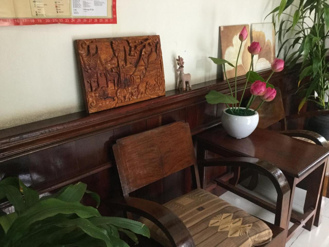 A Tee Guesthouse Luang Prabang Exterior photo